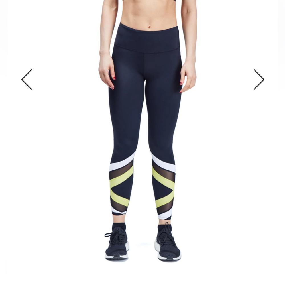 Urban Savage Black Athletic leggings